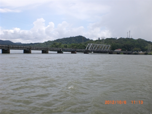 �p�i�}�^�� �ʉ߂̑D���@�̌����s�L�`�^�͂̎d�g�݂��킩��