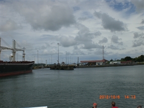 �p�i�}�^�� �ʉ߂̑D���@�̌����s�L�`�^�͂̎d�g�݂��킩��