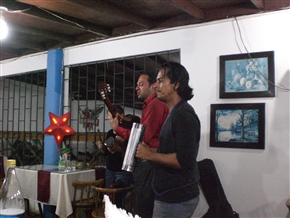 �G�N�A�h���̊C�ӂ̒��@�T���[�i�X�̗l�q