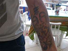 �G�N�A�h���̊C�ӂ̒��@�T���[�i�X�̗l�q