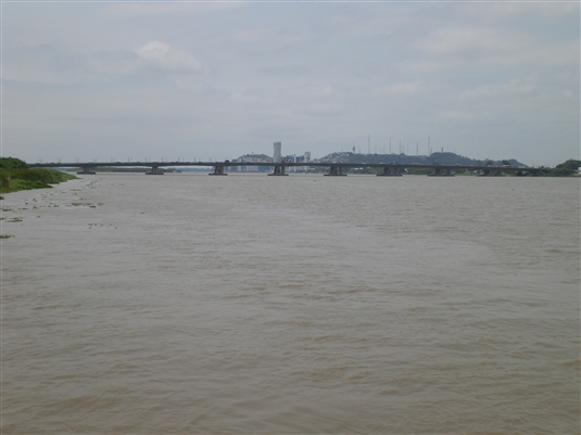 �O�A���L�[�� (Guayaquil) - �G�N�A�h���ő�̍`�p�s�s