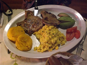 エクアドル クエンカ (Cuenca) 世界遺産の文化都市