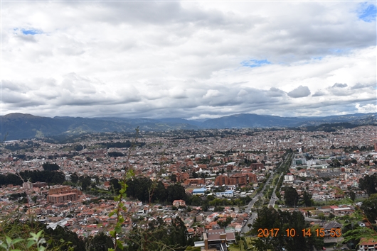 エクアドル クエンカ (Cuenca) 世界遺産の文化都市